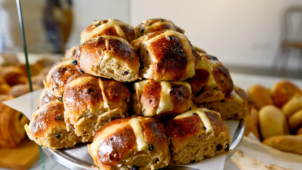 Bellbird hot cross buns