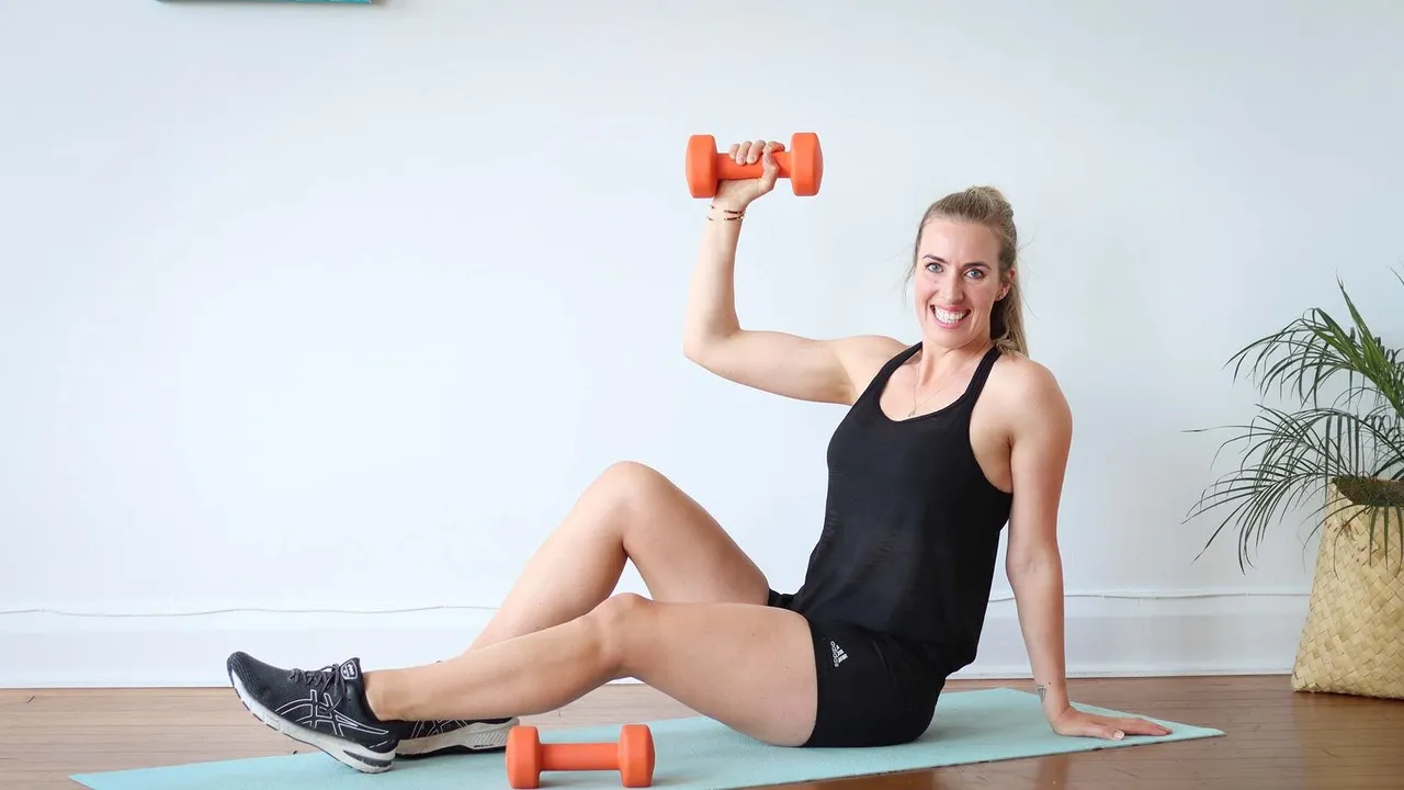 Alicia Mabey conducting a workout