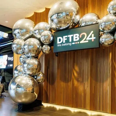 Don't forget the bubbles conference entrance