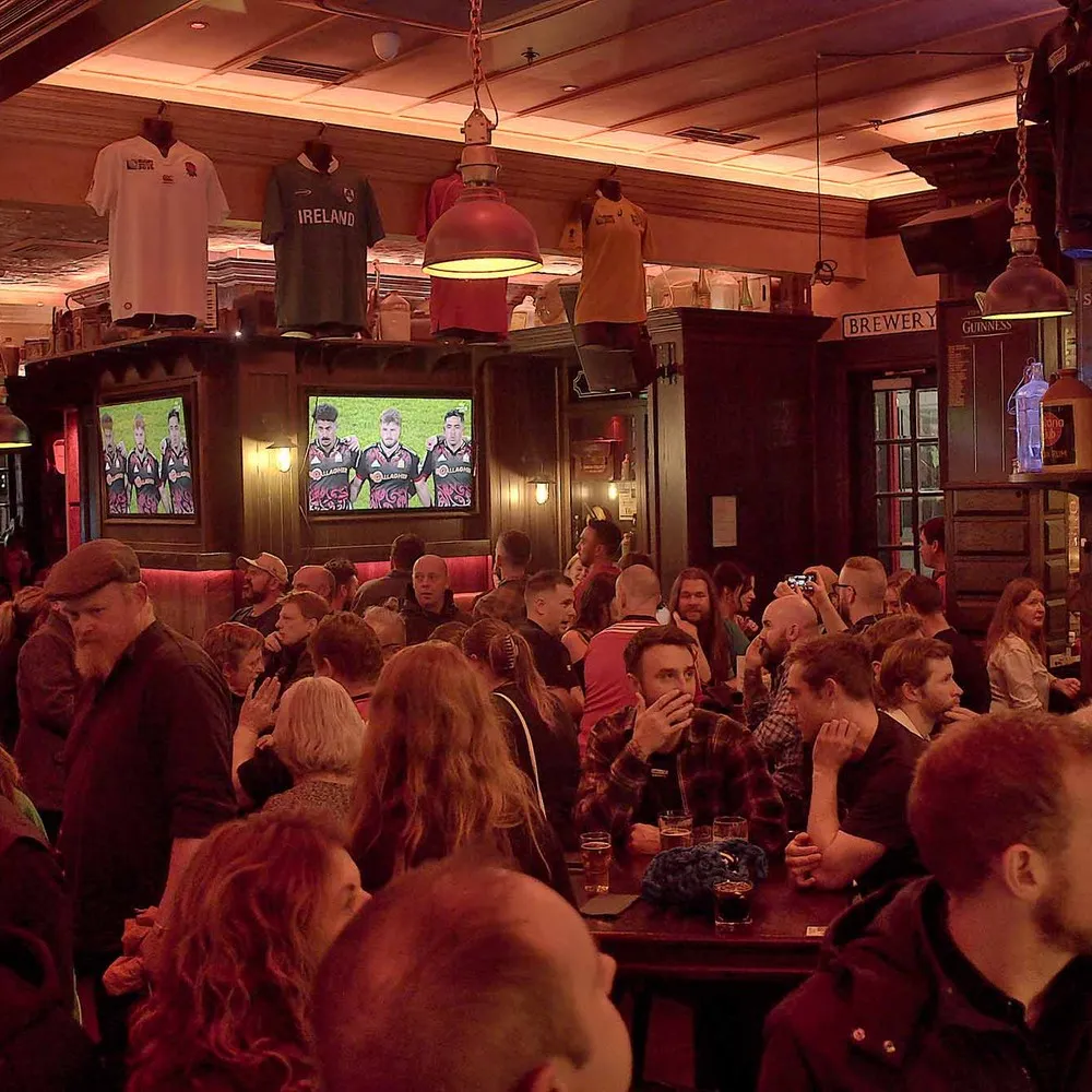 Punters at Little Fiddle