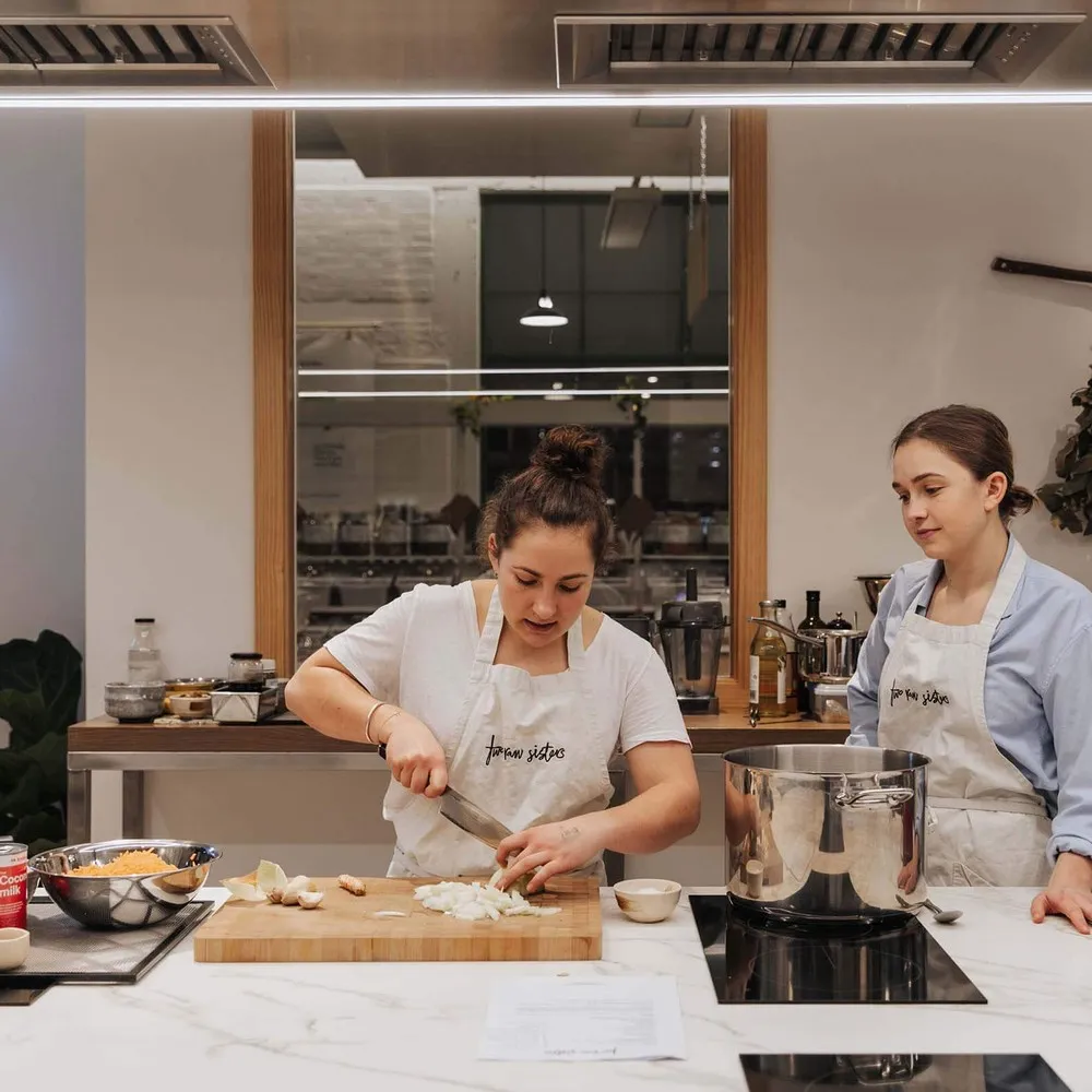Two Raw Sisters Rosa and Margo cooking demonstration
