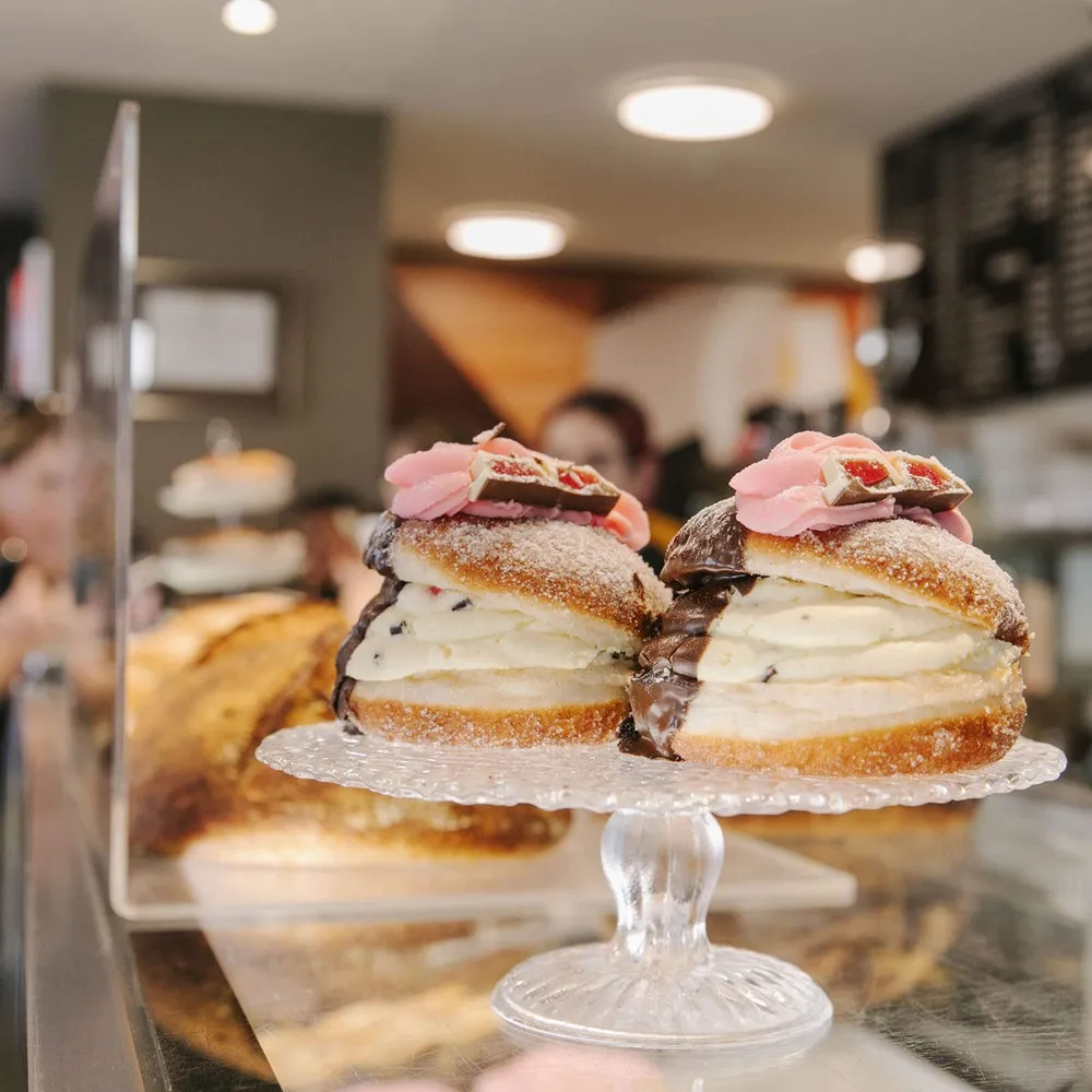 Donuts by Glamour Cake