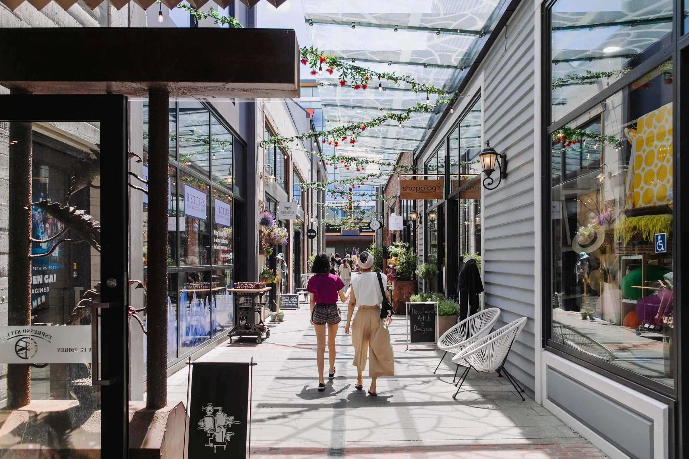 Ladies shopping at Riverside
