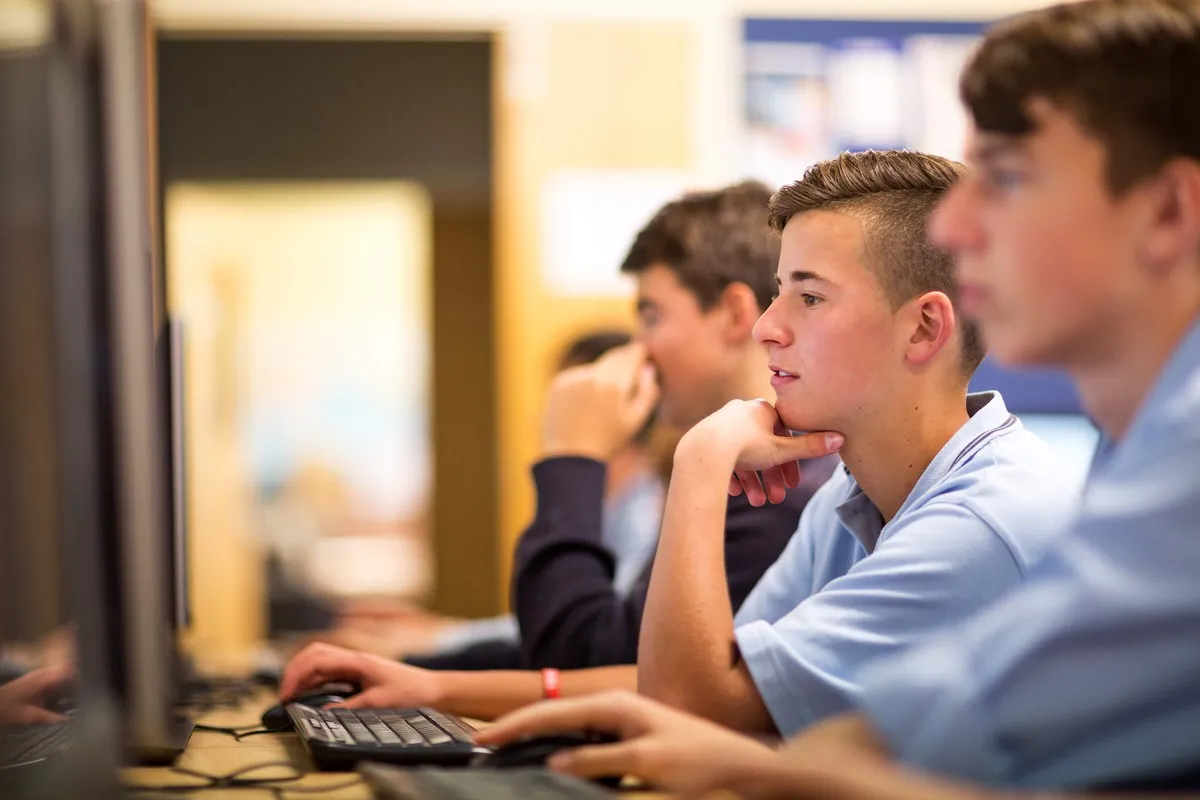 Students working at the computer lab
