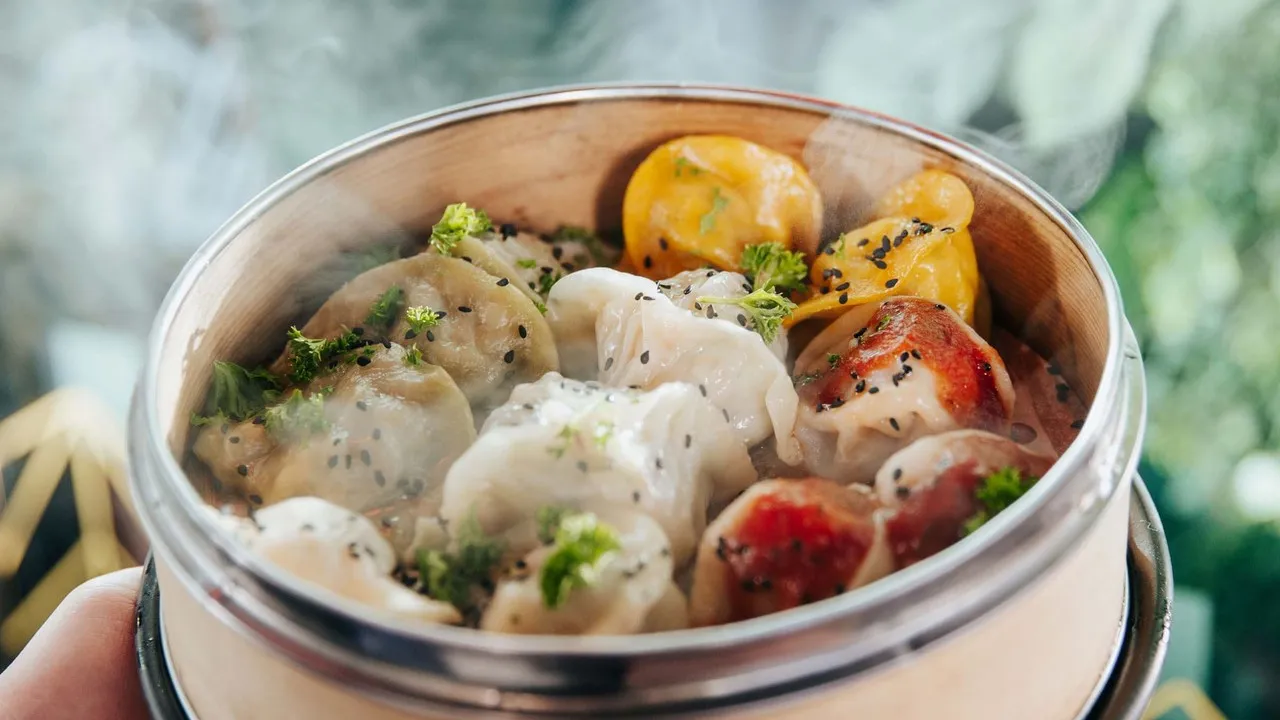 Lots of dumplings in a bowl