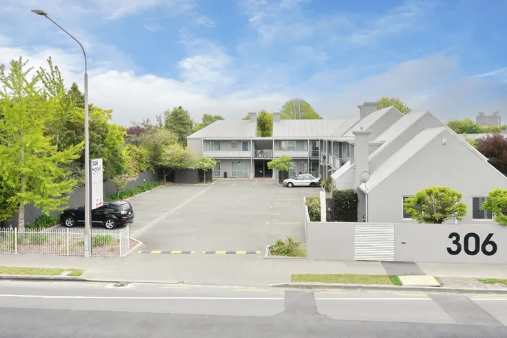 306 Motel Apartments