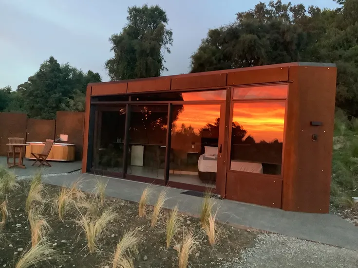 Ngā Whare Mānatu