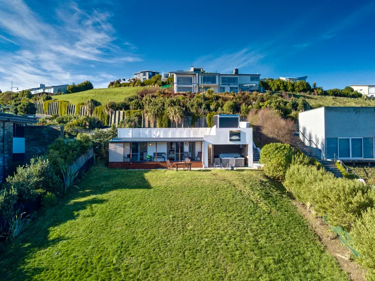 Hector's Tiny House - Akaroa Holiday Home