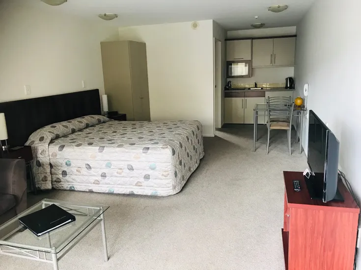 Motor Lodge & Apartments