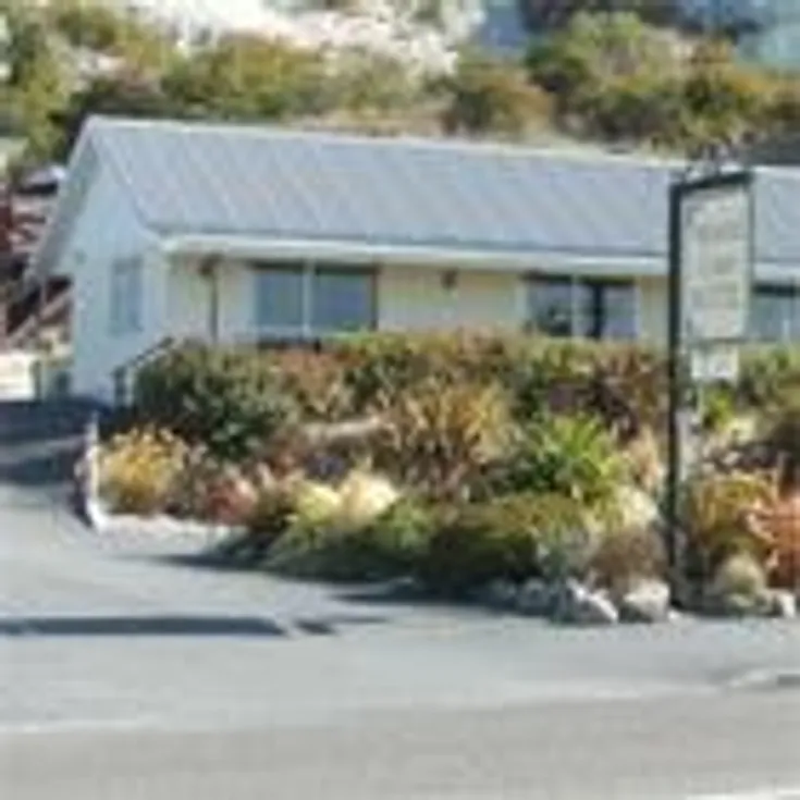 Admiral Court Motel