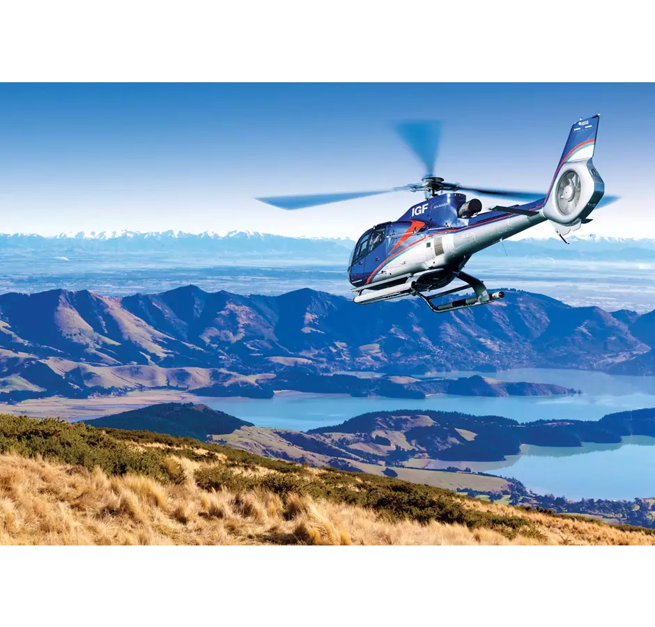 Heli flies towards diamond harbor